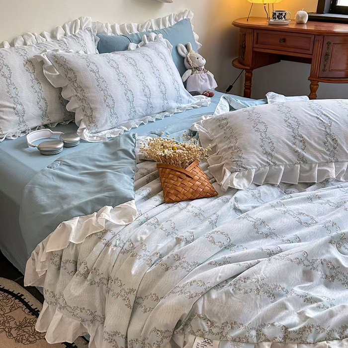91家纺网 家纺一手货源 找家纺 （总）亿品家纺 2025新款直播韩版赫本风法式花边款夏被四件套（提供买家秀）