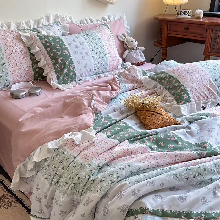 91家纺网 家纺一手货源 找家纺 （总）亿品家纺 2025新款直播韩版赫本风法式花边款夏被四件套（提供买家秀）