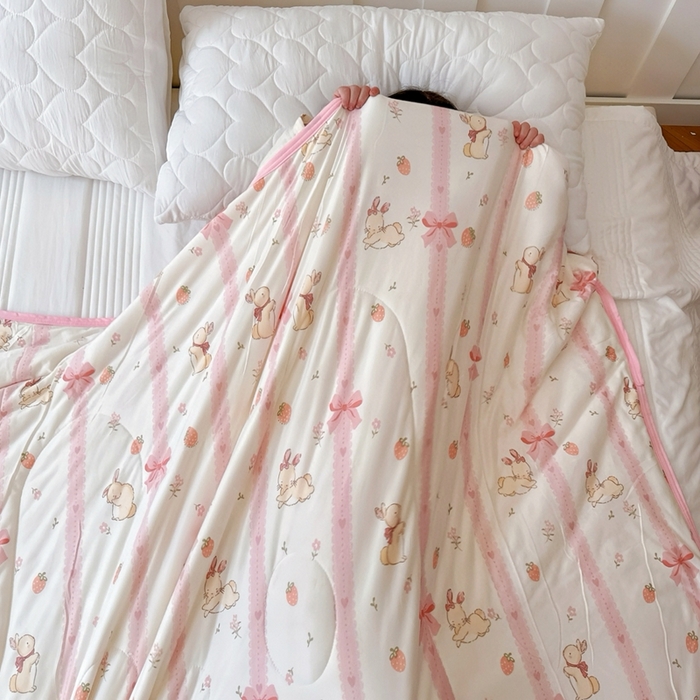 91家纺网 家纺一手货源 找家纺 兜米  2025夏季A类针织棉夏凉被小清新卡通双面针织棉空调被子被芯 蝴蝶结兔兔