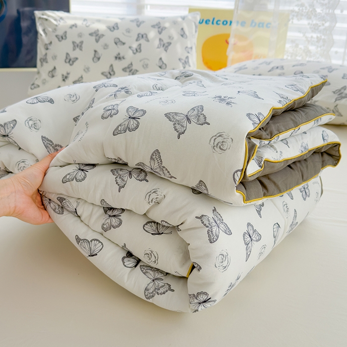 91家纺网 家纺一手货源 找家纺 美派工厂店2025新款水洗邹邹纱夏被 梦幻蝴蝶