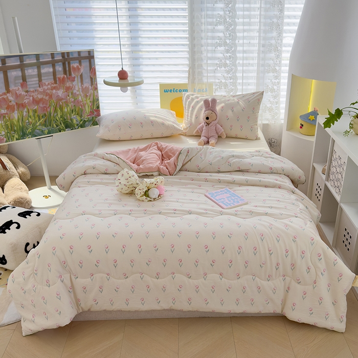 91家纺网 家纺一手货源 找家纺 美派工厂店2025新款水洗邹邹纱夏被 落暮花店