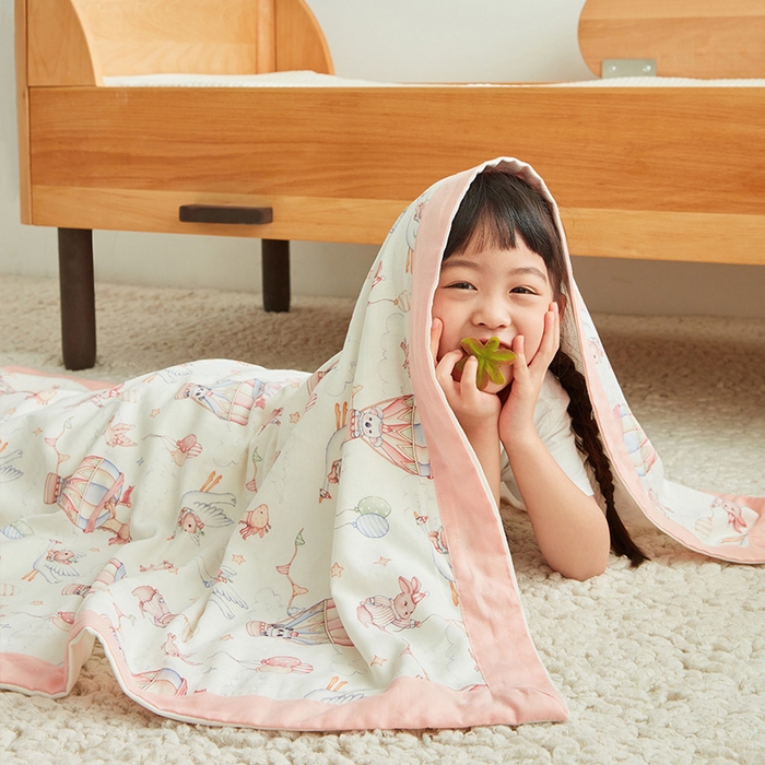 91家纺网 家纺一手货源 找家纺 嗨生活 2025年新品天竹系列A类竹纤维四层纱儿童盖毯 幼儿园夏被夏凉被空调被 热气球