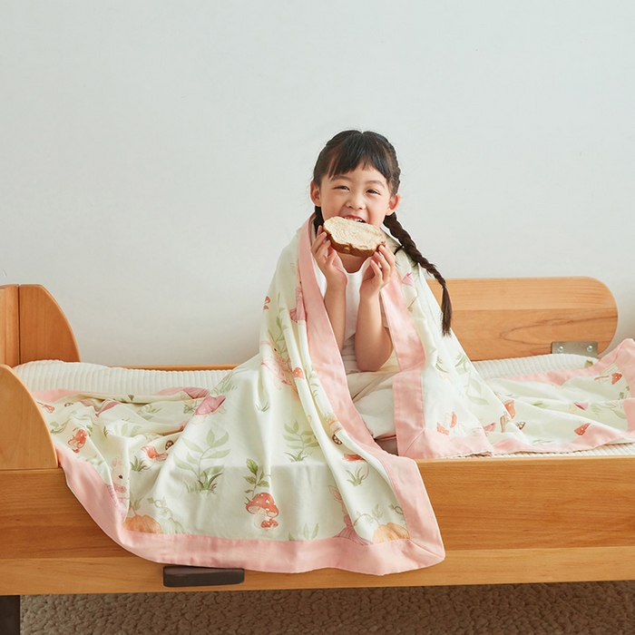 91家纺网 家纺一手货源 找家纺 嗨生活 2025年新品天竹系列A类竹纤维四层纱儿童盖毯 幼儿园夏被夏凉被空调被 田野兔子