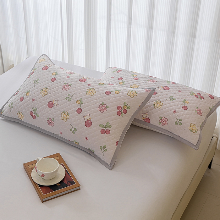 91家纺网 家纺一手货源 找家纺 美宜家 2025新款凉感丝绗缝夹棉印花枕巾 冰果50x80cm一只