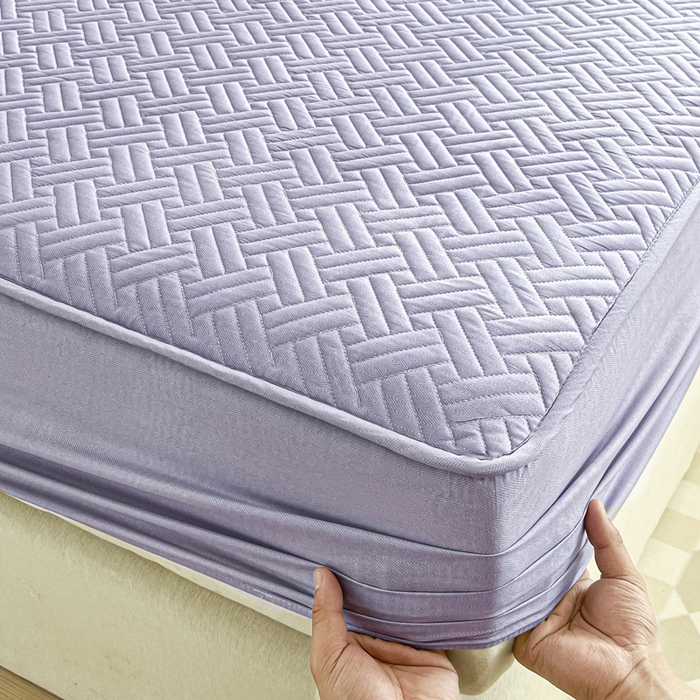 91家纺网 家纺一手货源 找家纺 卡伦家纺 2025新款水洗棉磨毛防水夹棉床笠 斜纹-烟熏紫