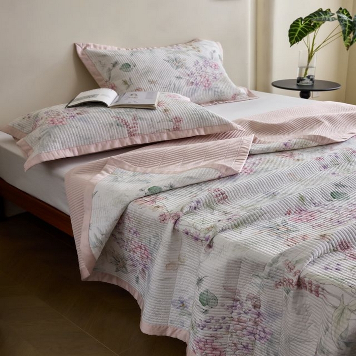 91家纺网 家纺一手货源 找家纺 黛舒家居2025新款天丝水洗印花夏被床盖三件套 繁花之恋