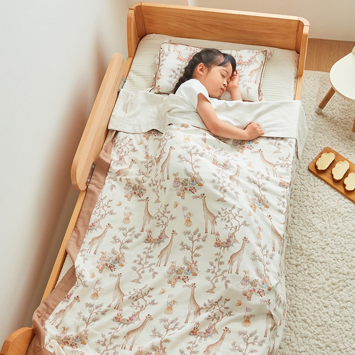 91家纺网 家纺一手货源 找家纺 嗨生活 2025年新品天竹系列A类竹纤维四层纱儿童盖毯 幼儿园夏被夏凉被空调被 林间乐园