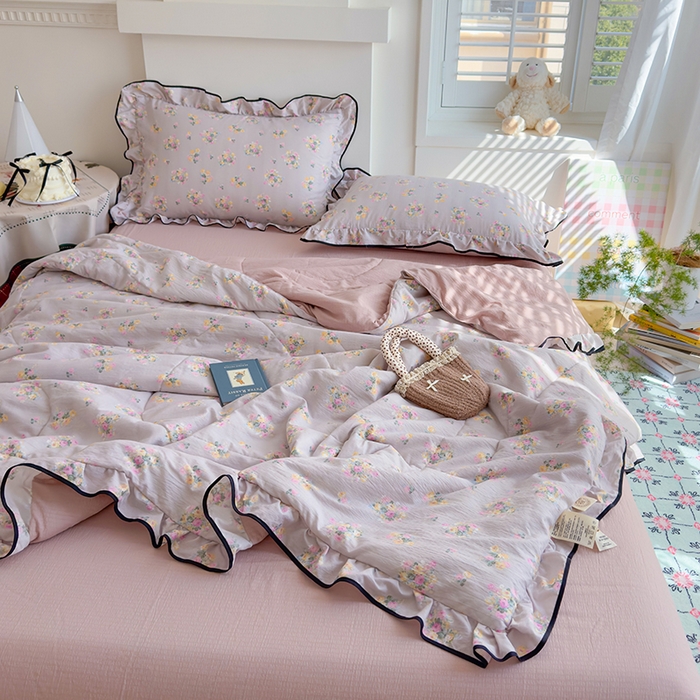 91家纺网 家纺一手货源 找家纺 慕尚 2025新款云感棉花边夏凉被空调被 柔情紫