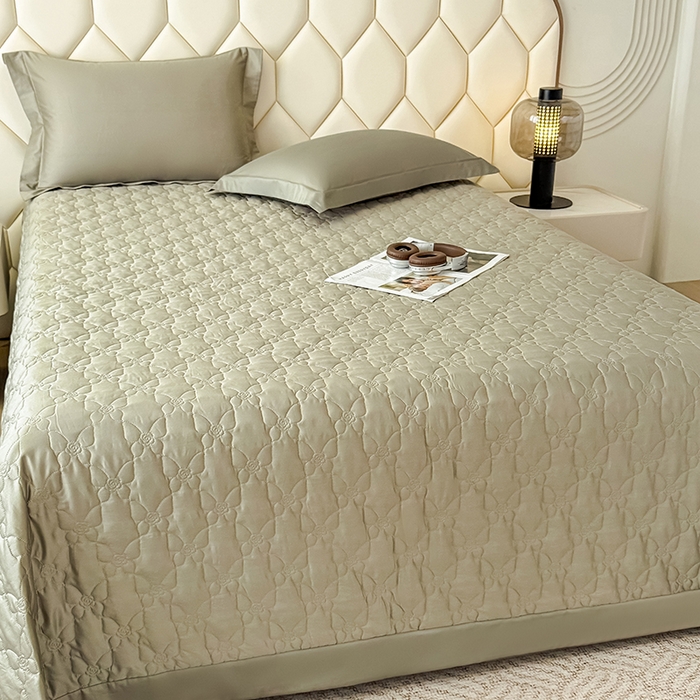 91家纺网 家纺一手货源 找家纺 金喜 2025新款高端100支全棉蚕丝床盖豆邦纤维蚕丝床盖三件套-蝶恋花系列 蝶恋花-绿墨