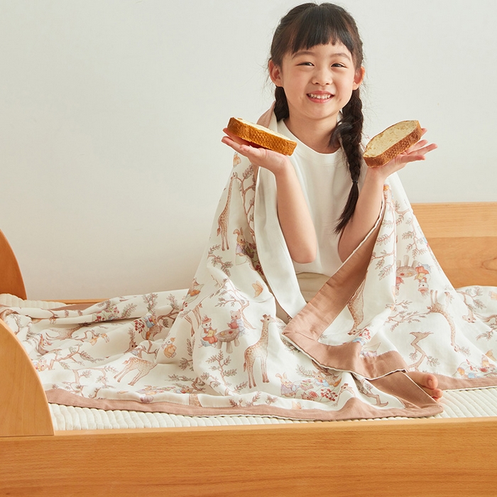 91家纺网 家纺一手货源 找家纺 嗨生活 2025年新品天竹系列A类竹纤维四层纱儿童盖毯 幼儿园夏被夏凉被空调被 林间乐园