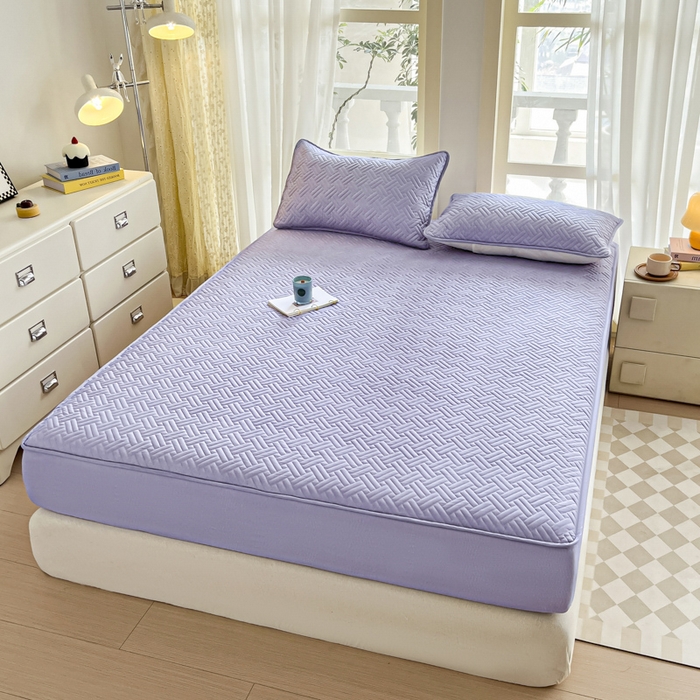 91家纺网 家纺一手货源 找家纺 卡伦家纺 2025新款水洗棉磨毛防水夹棉床笠 斜纹-烟熏紫