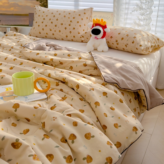 91家纺网 家纺一手货源 找家纺 美派工厂店2025新款水洗邹邹纱夏被 小蘑菇