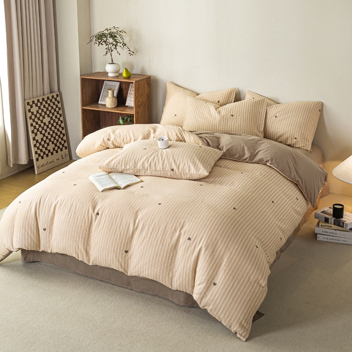 91家纺网 家纺一手货源 找家纺 2025新款全棉水洗棉双层纱印花四件套 悦吟-咖