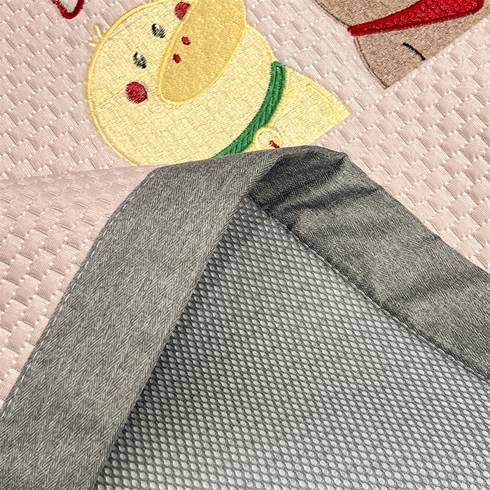 91家纺网 家纺一手货源 找家纺 启程家纺 2025春夏新款冰豆豆凉席刺绣款复合三明治三件套 好伙伴-粉