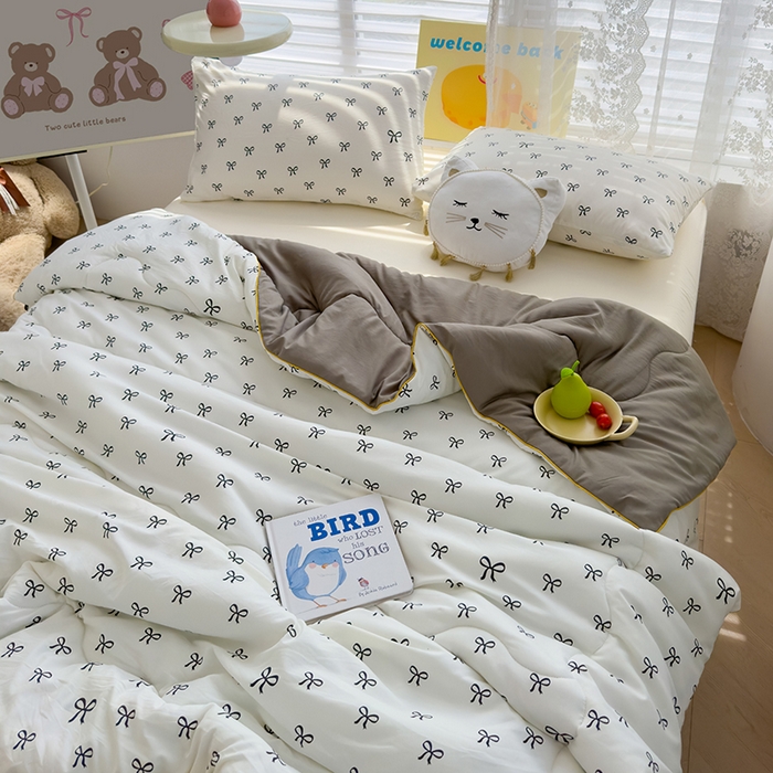 91家纺网 家纺一手货源 找家纺 美派工厂店2025新款水洗邹邹纱夏被 慢生活