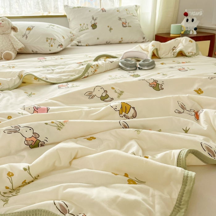 91家纺网 家纺一手货源 找家纺 葡萄家 2025新款A类母婴级大豆纤维牛奶丝针织棉夏凉被空调被-系列二 赏花兔