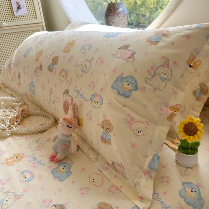 91家纺网 家纺一手货源 找家纺 百寐 2025新款13372全棉纯棉印花双人枕套+同款床单 泡芙狗