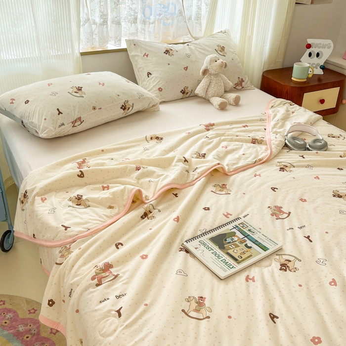 91家纺网 家纺一手货源 找家纺 葡萄家 2025新款A类母婴级大豆纤维牛奶丝针织棉夏凉被空调被-系列二 小熊木马