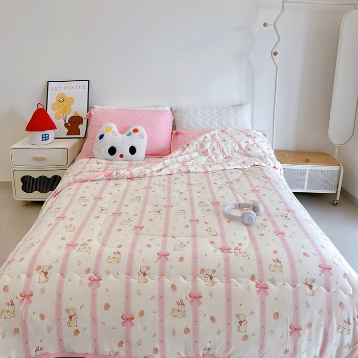 91家纺网 家纺一手货源 找家纺 兜米  2025夏季A类针织棉夏凉被小清新卡通双面针织棉空调被子被芯 蝴蝶结兔兔