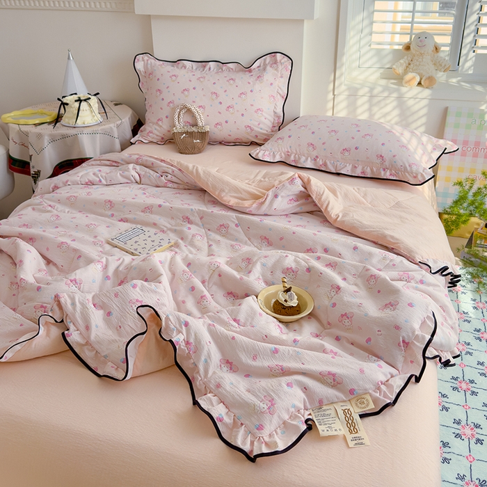 91家纺网 家纺一手货源 找家纺 慕尚 2025新款云感棉花边夏凉被空调被 草莓美乐蒂