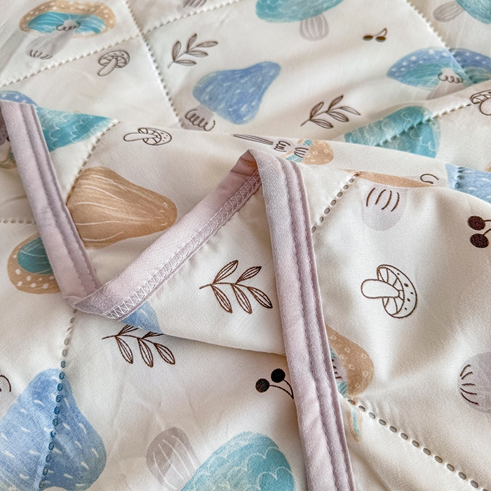 91家纺网 家纺一手货源 找家纺 薇玛仕 2025新款印花款小清新超声波大豆夏凉被空调被 蘑菇花园