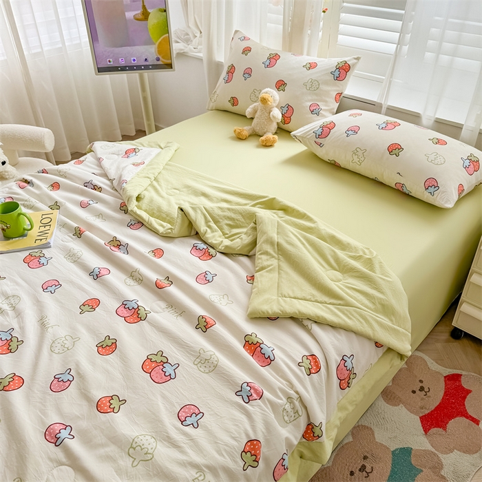 91家纺网 家纺一手货源 找家纺 美梦里 2025新款A类水洗棉棉花夏被 夏凉被空调被 小草莓