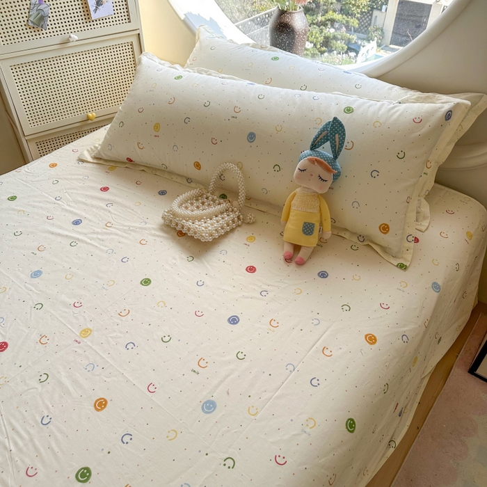 91家纺网 家纺一手货源 找家纺 百寐 2025新款13372全棉纯棉印花双人枕套+同款床单 多彩笑脸