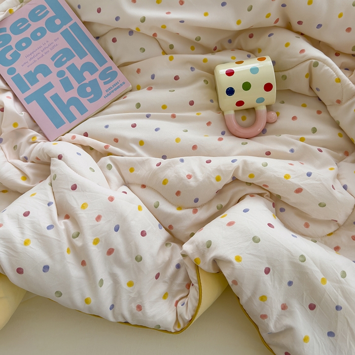 91家纺网 家纺一手货源 找家纺 美派工厂店2025新款水洗邹邹纱夏被 小波点