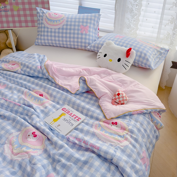 91家纺网 家纺一手货源 找家纺 美派工厂店2025新款水洗邹邹纱夏被 蛋糕蓝格kt