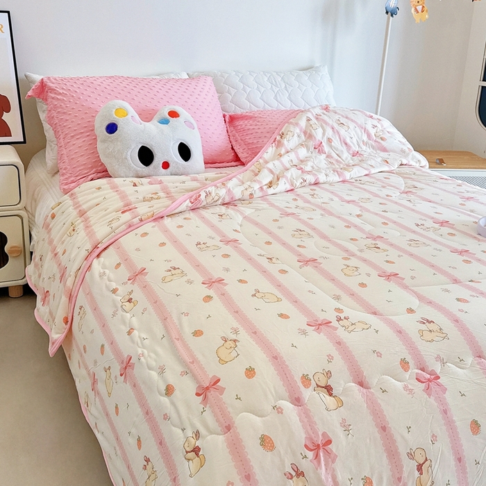 91家纺网 家纺一手货源 找家纺 兜米  2025夏季A类针织棉夏凉被小清新卡通双面针织棉空调被子被芯 蝴蝶结兔兔