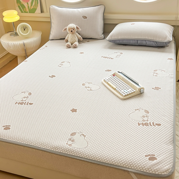 91家纺网 家纺一手货源 找家纺 芙绣 2025新款凉感丝提花学生凉席三件套 嘟嘟