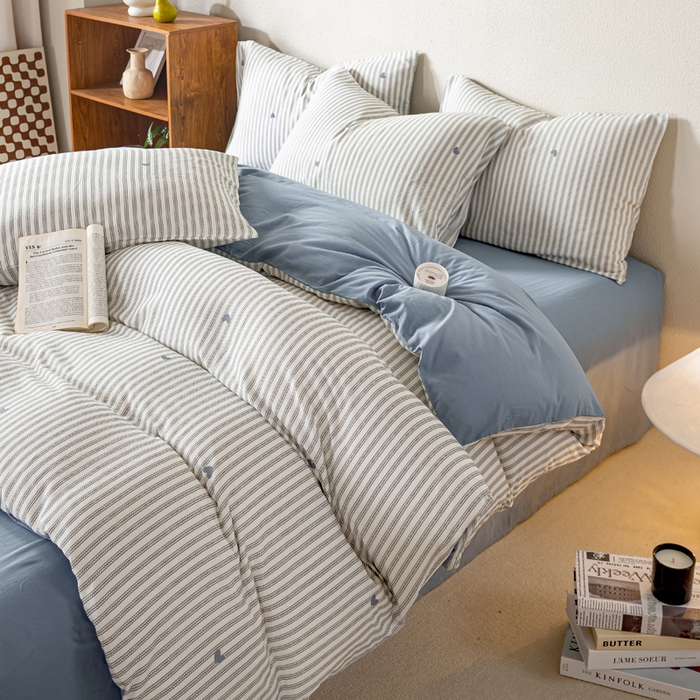 91家纺网 家纺一手货源 找家纺 2025新款全棉水洗棉双层纱印花四件套 悦吟-蓝