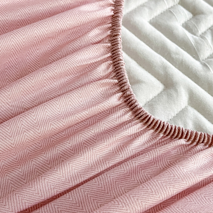 91家纺网 家纺一手货源 找家纺 （总）卡伦家纺 2025新款水洗棉磨毛防水夹棉床笠