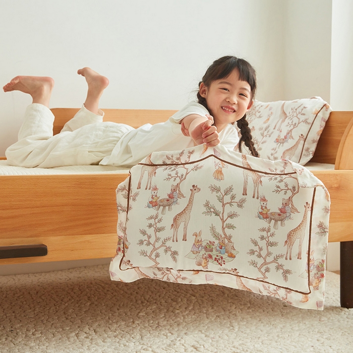 91家纺网 家纺一手货源 找家纺 嗨生活 2025年新品天竹系列A类竹纤维四层纱儿童盖毯 幼儿园夏被夏凉被空调被 林间乐园