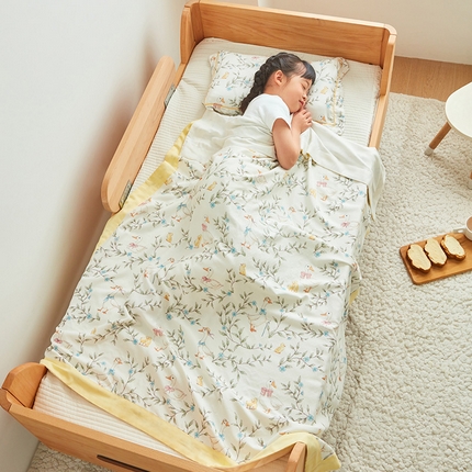 91家纺网 家纺一手货源 找家纺 嗨生活 2025年新品天竹系列A类竹纤维四层纱儿童盖毯 幼儿园夏被夏凉被空调被 田野兔子