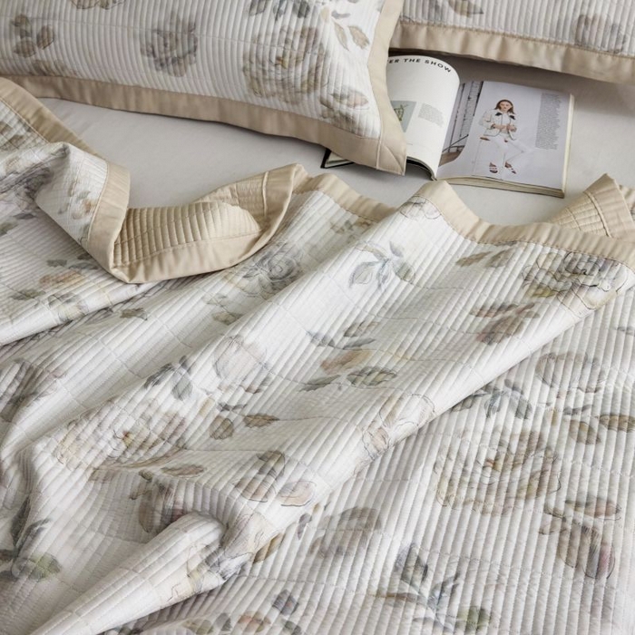 91家纺网 家纺一手货源 找家纺 黛舒家居2025新款天丝水洗印花夏被床盖三件套 蔓咖