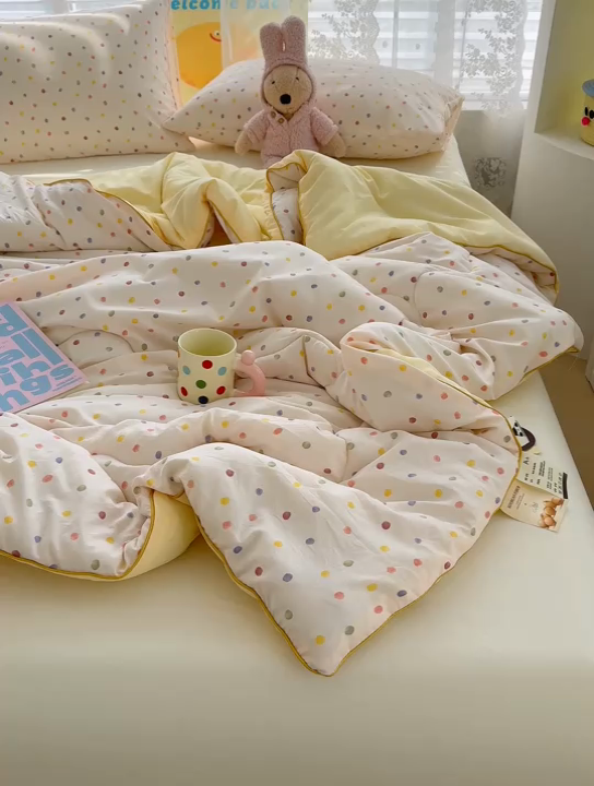 91家纺网 家纺一手货源 找家纺 美派工厂店2025新款水洗邹邹纱夏被 小波点