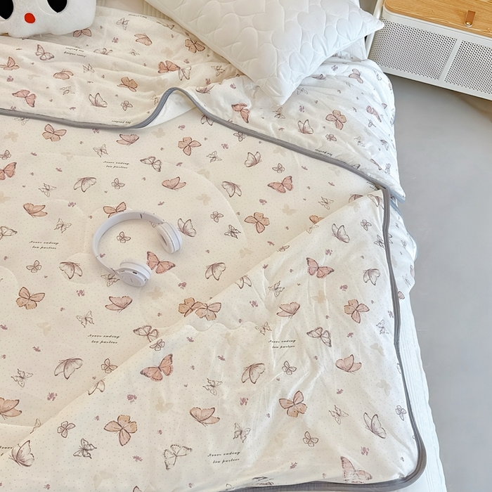 91家纺网 家纺一手货源 找家纺 兜米  2025夏季A类针织棉夏凉被小清新卡通双面针织棉空调被子被芯 小蝴蝶