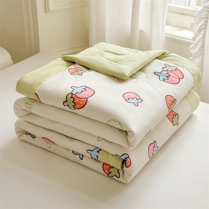 91家纺网 家纺一手货源 找家纺 美梦里 2025新款A类水洗棉棉花夏被 夏凉被空调被 小草莓