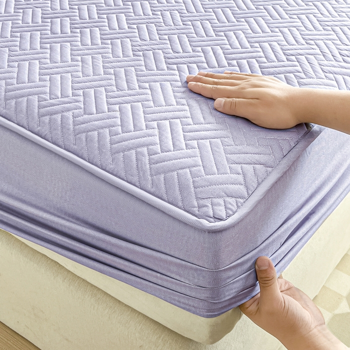 91家纺网 家纺一手货源 找家纺 卡伦家纺 2025新款水洗棉磨毛防水夹棉床笠 斜纹-烟熏紫