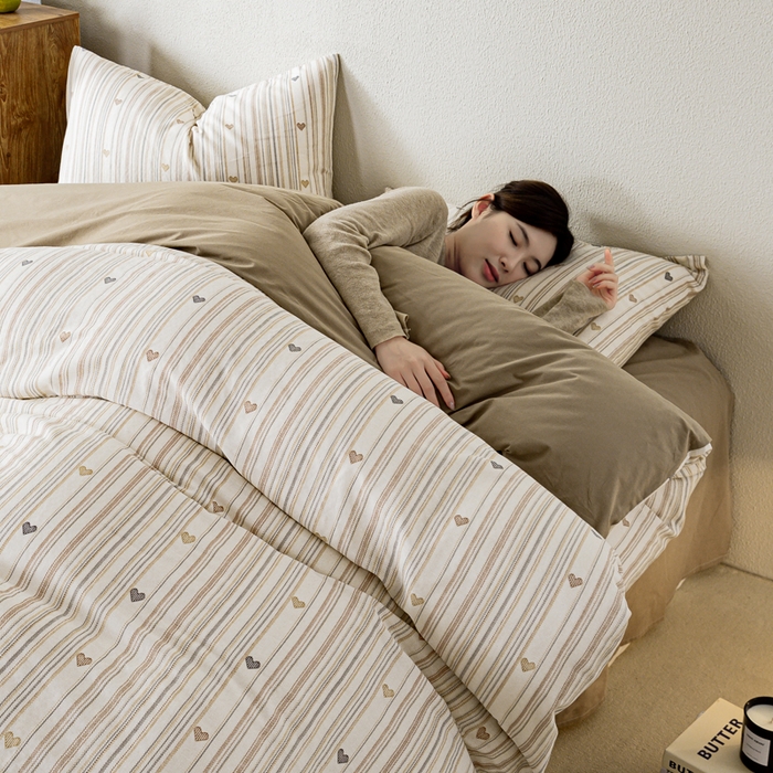 91家纺网 家纺一手货源 找家纺 2025新款全棉水洗棉双层纱印花四件套 拿铁-米