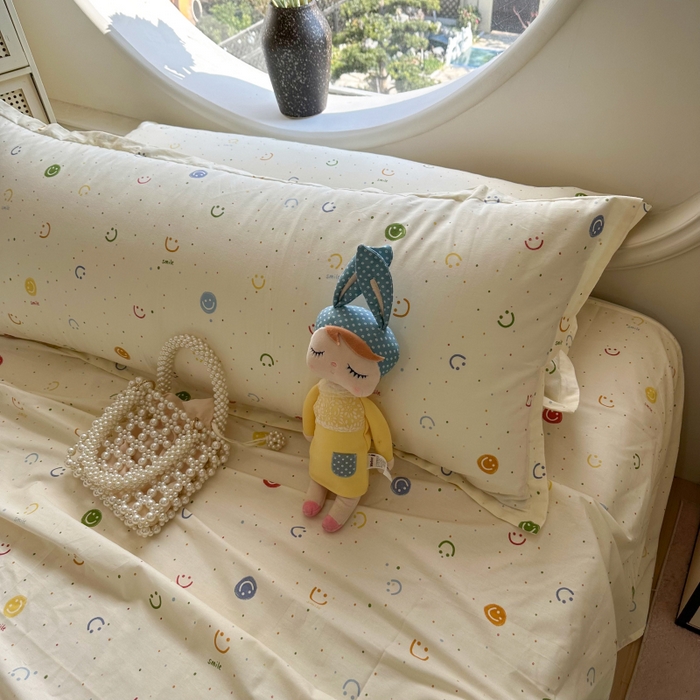 91家纺网 家纺一手货源 找家纺 百寐 2025新款13372全棉纯棉印花双人枕套+同款床单 多彩笑脸