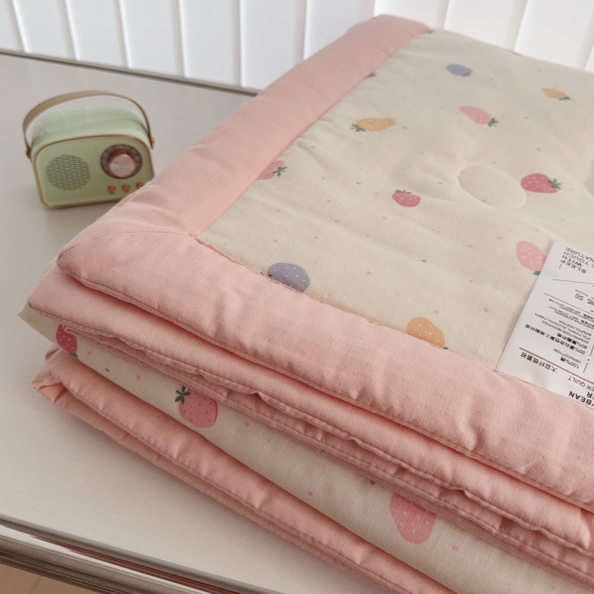 91家纺网 家纺一手货源 找家纺 于果 2025新款全棉双层纱夏被四件套 彩色草莓