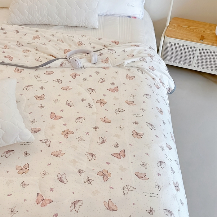 91家纺网 家纺一手货源 找家纺 兜米  2025夏季A类针织棉夏凉被小清新卡通双面针织棉空调被子被芯 小蝴蝶