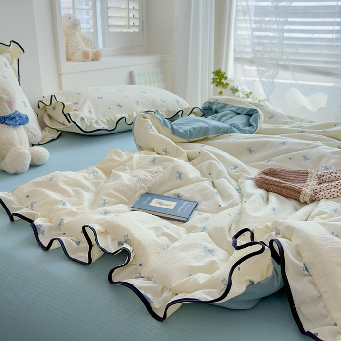91家纺网 家纺一手货源 找家纺 慕尚 2025新款云感棉花边夏凉被空调被 蓝蝴蝶结