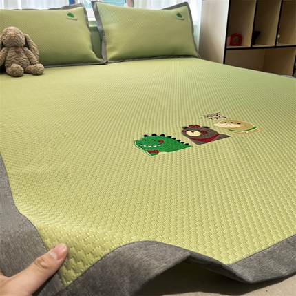 启程家纺 2025春夏新款冰豆豆凉席刺绣款复合三明治三件套 好伙伴-绿