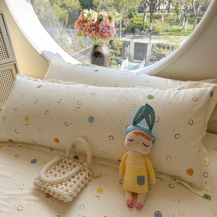 91家纺网 家纺一手货源 找家纺 百寐 2025新款13372全棉纯棉印花双人枕套+同款床单 多彩笑脸