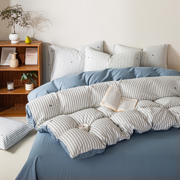 91家纺网 家纺一手货源 找家纺 2025新款全棉水洗棉双层纱印花四件套 悦吟-蓝