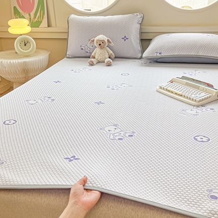 91家纺网 家纺一手货源 找家纺 芙绣 2025新款凉感丝提花学生凉席三件套 嘟嘟