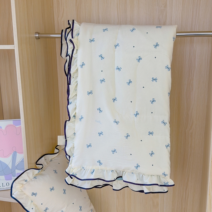 91家纺网 家纺一手货源 找家纺 慕尚 2025新款云感棉花边夏凉被空调被 蓝蝴蝶结